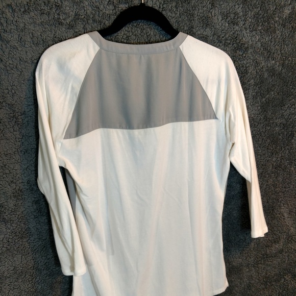 Cute Express top - Picture 2 of 3